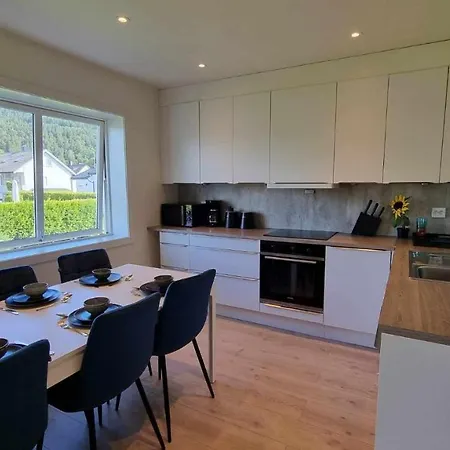 Appartement Aalesund Holiday 4 Bedroom