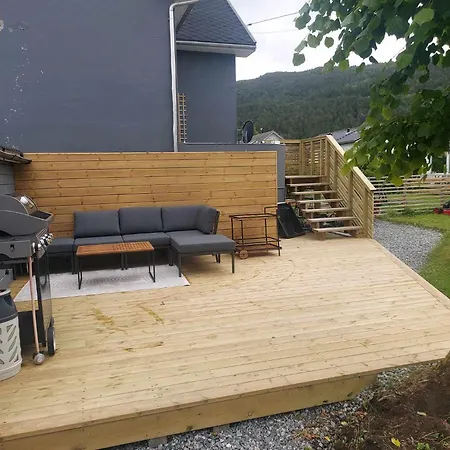 Aalesund Holiday 4 Bedroom 올레순