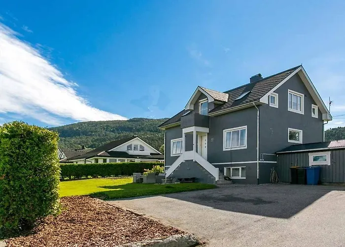 아파트 Aalesund Holiday 4 Bedroom 올레순